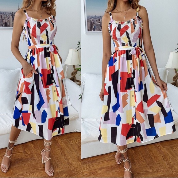 ✨ONLY 1 LEFT✨ JUST IN✨SMOCKED PRINTED SUNDRESS - Picture 2 of 4